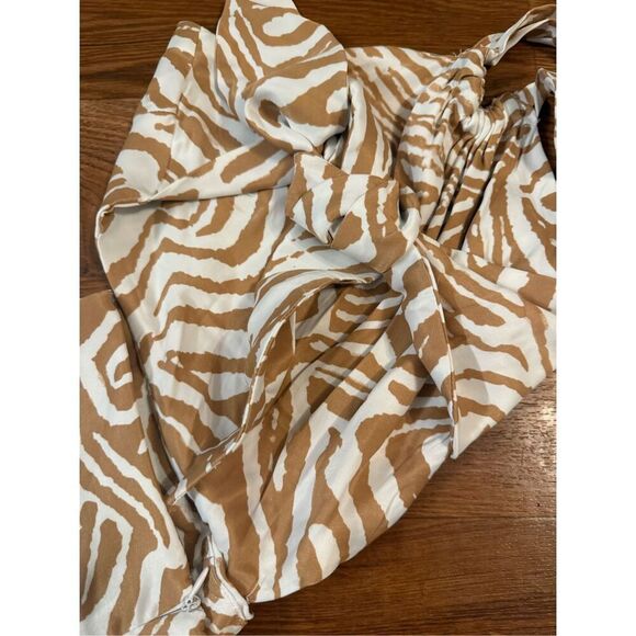 Forever 21 zebra cutout halter jumpsuit size xs - Picture 8 of 8